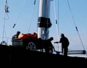 Hyperion Mast Refit at Newport, 2011